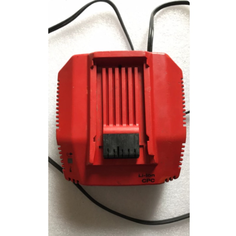 Multi-Voltage Fast Charger C 4 - огляд і ціна Power Tools Toolstation