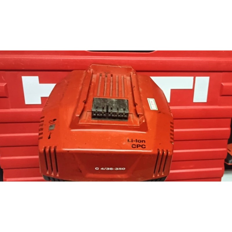 Multi-Voltage Fast Charger C 4 - огляд і ціна Power Tools Toolstation